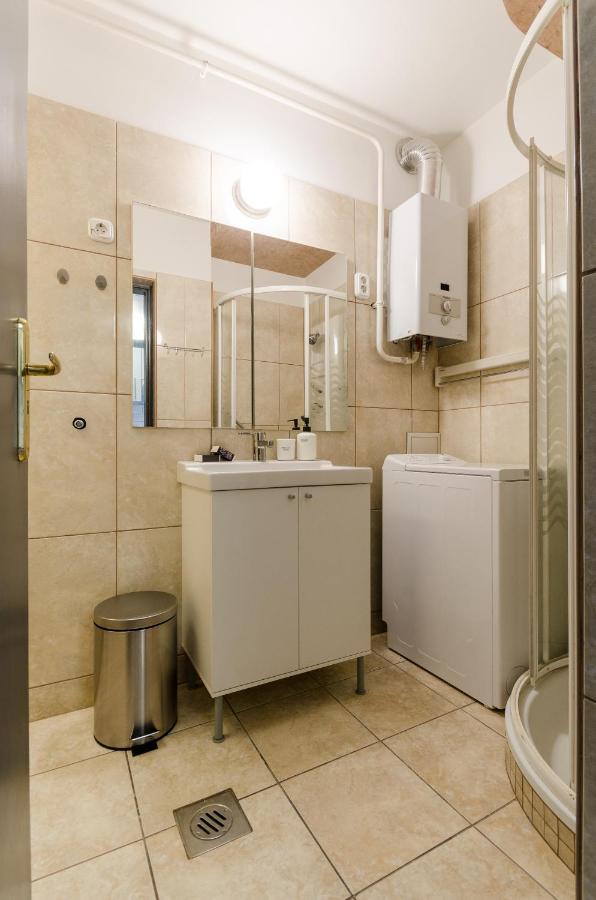 Paulay'S Studio Apartment In The City Center. บูดาเปสต์ ภายนอก รูปภาพ