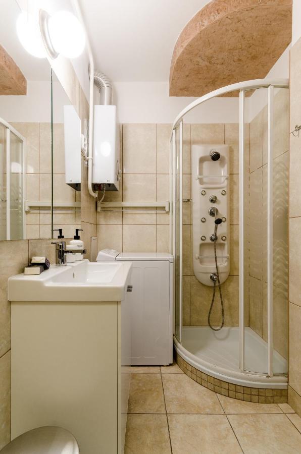 Paulay'S Studio Apartment In The City Center. บูดาเปสต์ ภายนอก รูปภาพ