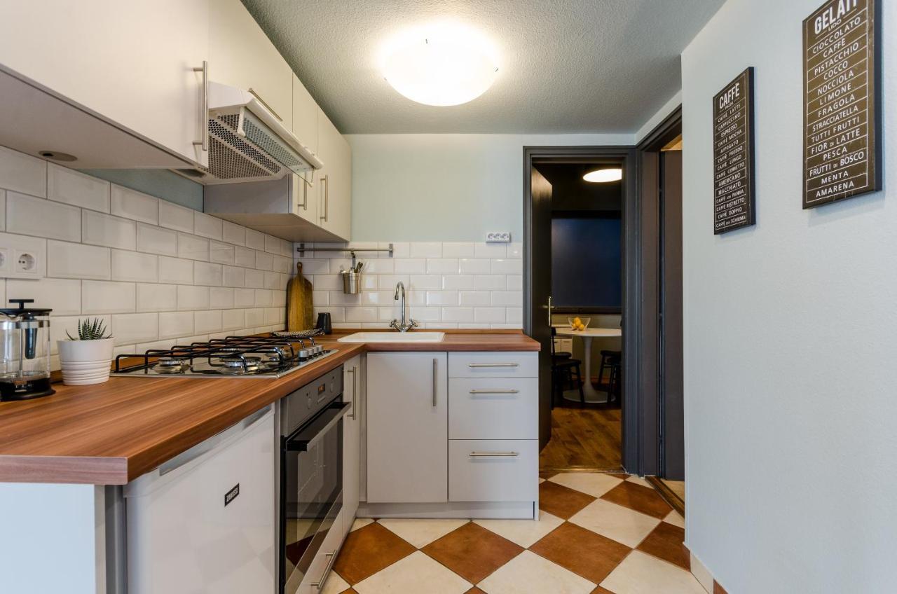 Paulay'S Studio Apartment In The City Center. บูดาเปสต์ ภายนอก รูปภาพ